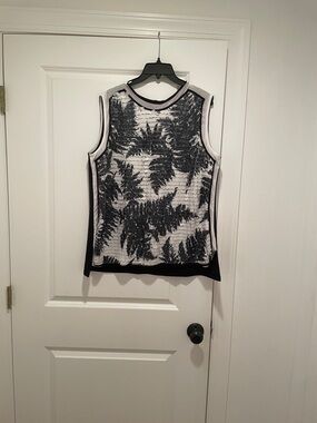 Black & White Fern-Print Sleeveless Tank Top